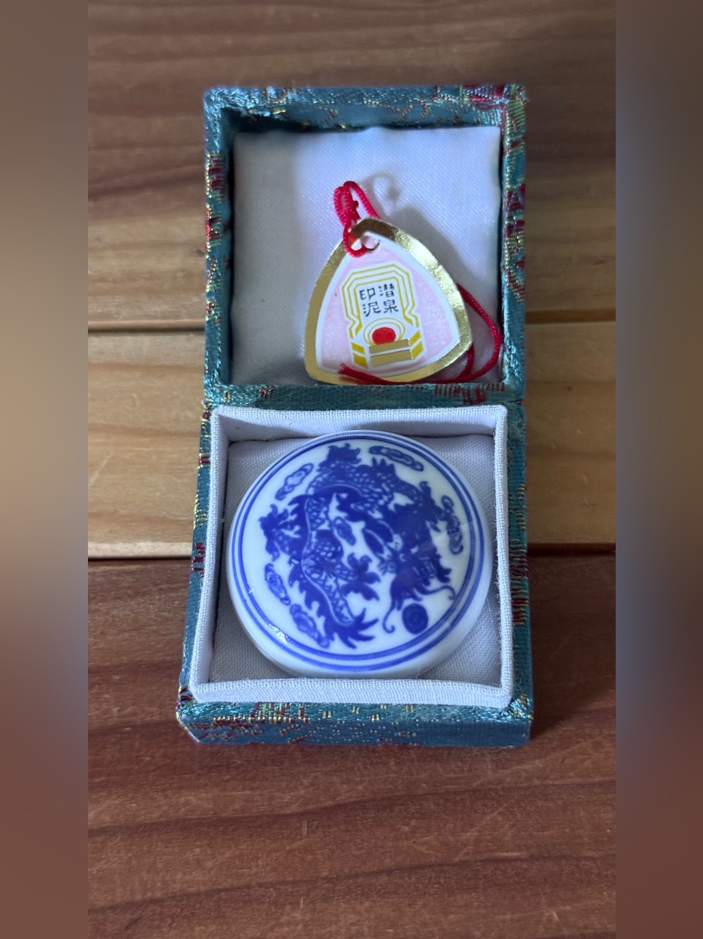 Chinese Blue & White Porcelain Seal Paste Box w/ Red Ink Xiling Yinshe 1.5in